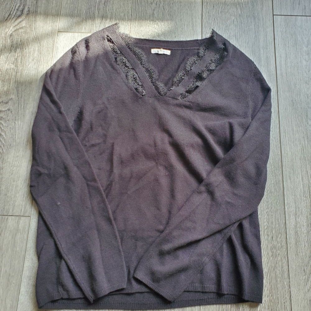 Black Maurices sweater